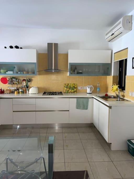 Lovely, Modern, Bright Maisonette. Heart Of Слима Екстериор снимка